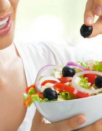 2 regole per stare in salute: mangiare sano e (quindi) volersi più bene!