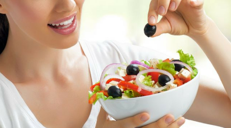 2 regole per stare in salute: mangiare sano e (quindi) volersi più bene!